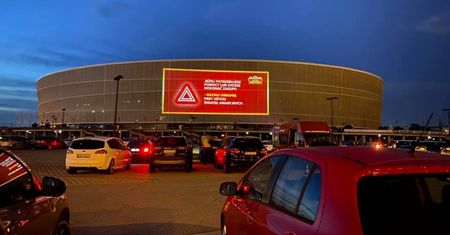 Wrocław. Kino samochodowe zaprasza. Są niespodzianki dla kinomaniaków