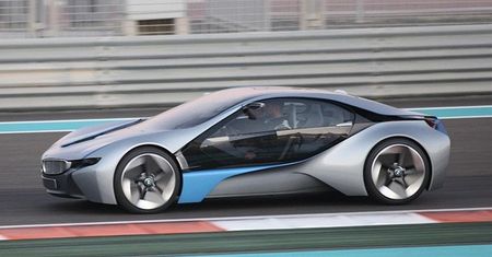 BMW Vision EfficentDynamics/i8 przyłapane w Abu Dhabi [wideo]