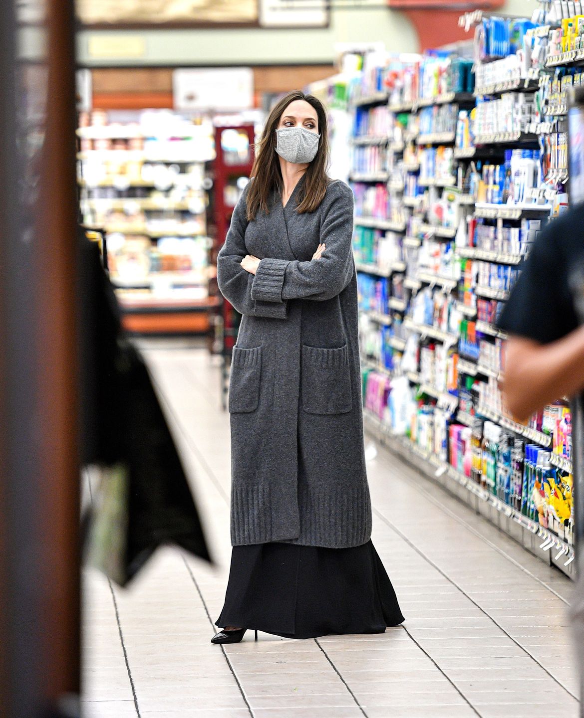 Angelina Jolie na zakupach z córką