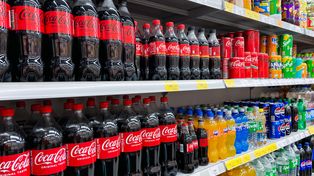 Zrezygnowali z Coca-Coli. Sprzedają tani zamiennik. Bunt znanej sieci