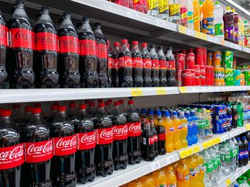 Zrezygnowali z Coca-Coli. Sprzedają tani zamiennik. Bunt znanej sieci