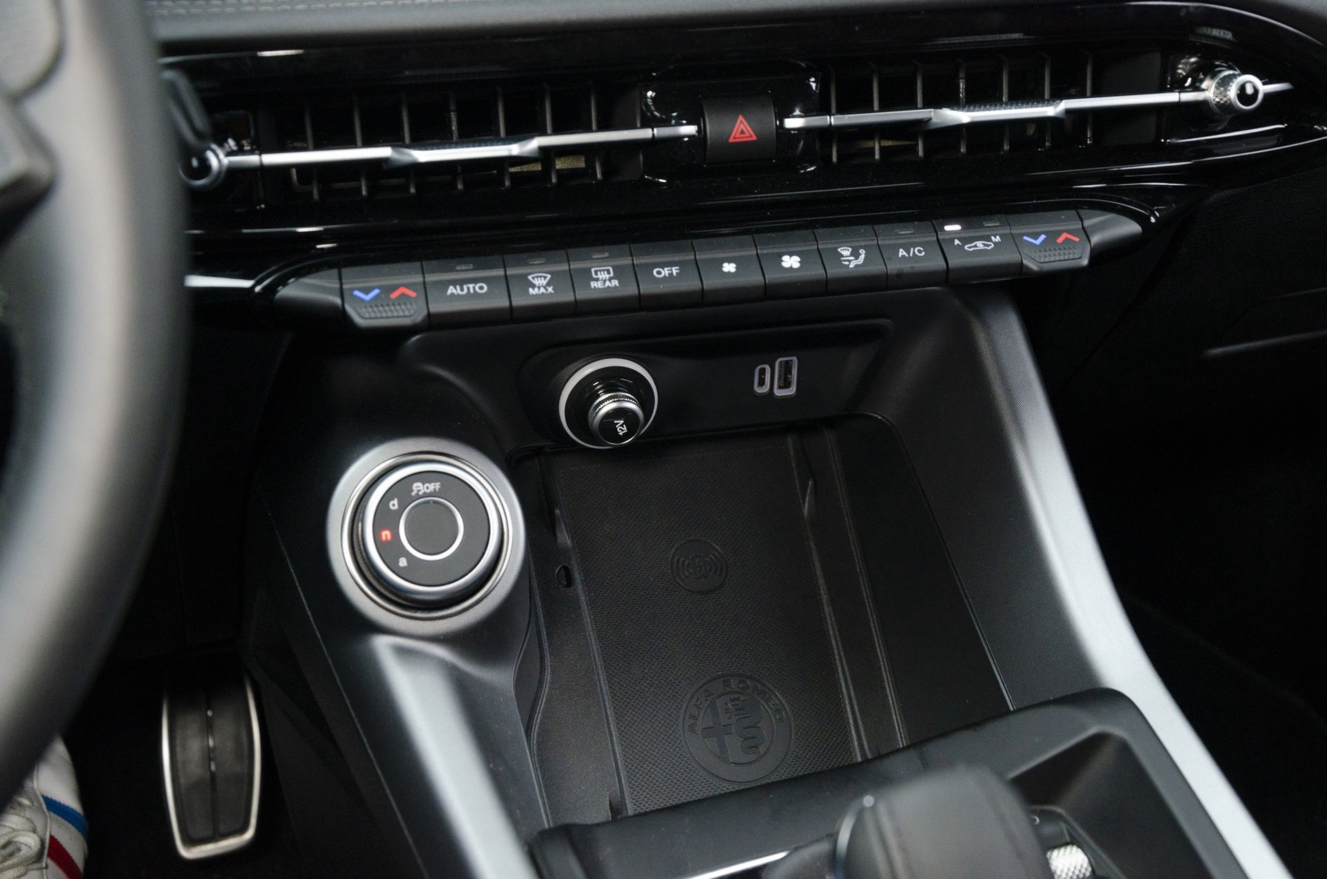 Alfa Romeo Tonale vs. Range Rover Evoque