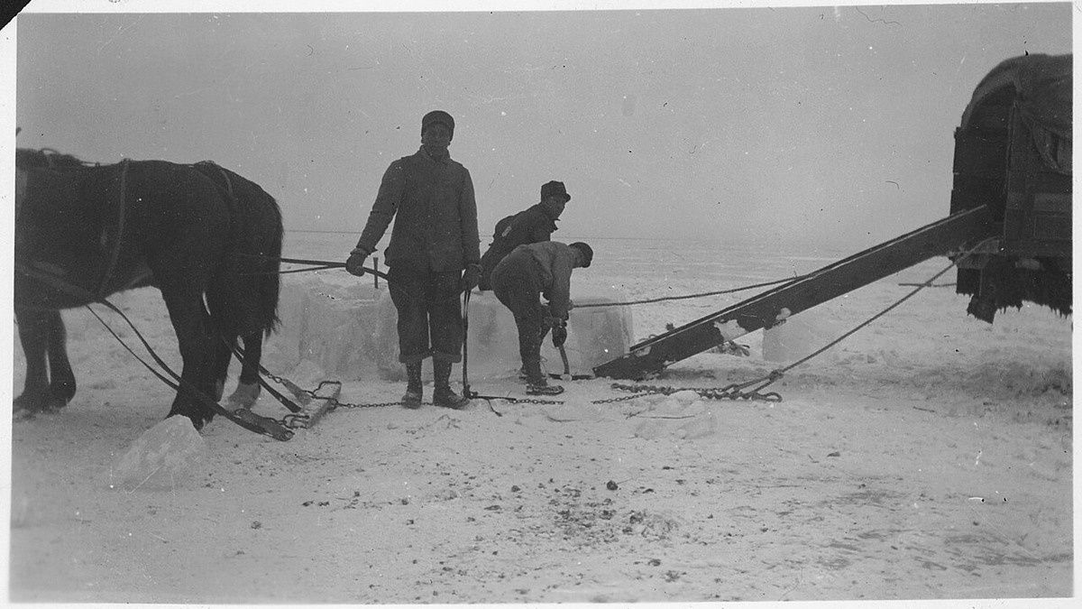 Zbiór lodu na jeziorze Clearwater w USA, 1934 rok.