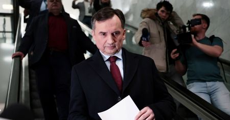 Zamieszanie wokół Zbigniewa Ziobry. Komisja śledcza zamyka posiedzenie