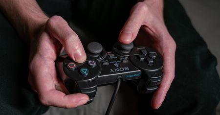 Złamali zabezpieczenia PlayStation 2. Po 26 latach