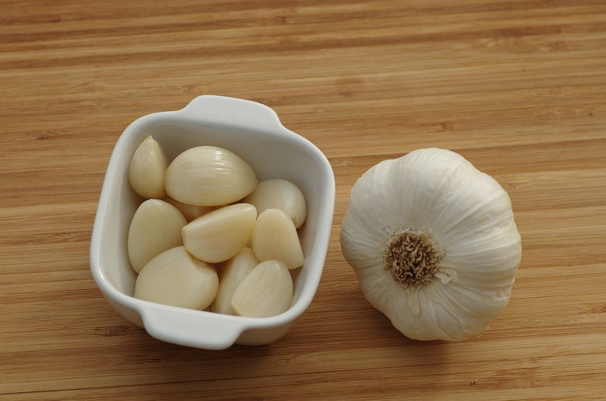 Discover the surprising benefits of sleeping with garlic under your pillow