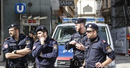 9-miesięczne dziecko wypada przez okno. Oskarżono jego brata