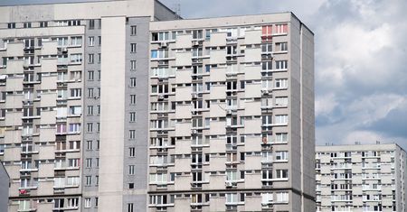 Polacy gnieżdżą się w klitkach. Tyle metrów przypada na mieszkańca
