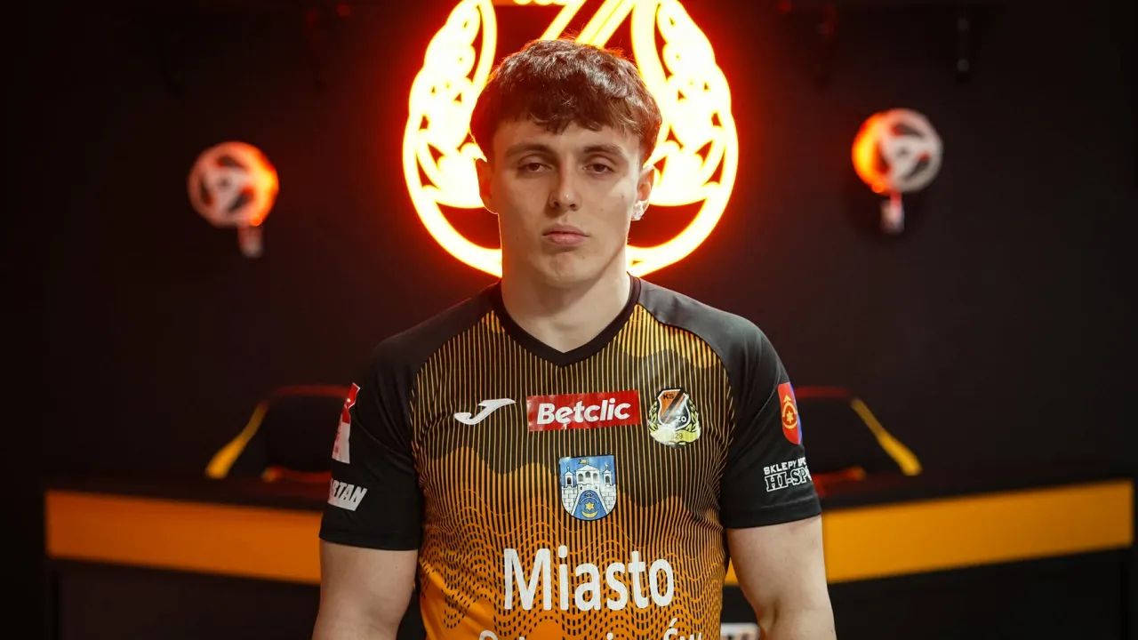 KSZO sięga po młodego skrzydłowego. Dawid Kroczek podpisał kontrakt