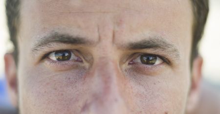 Psychopata może stać obok. Badacze wskazują, co go zdradza