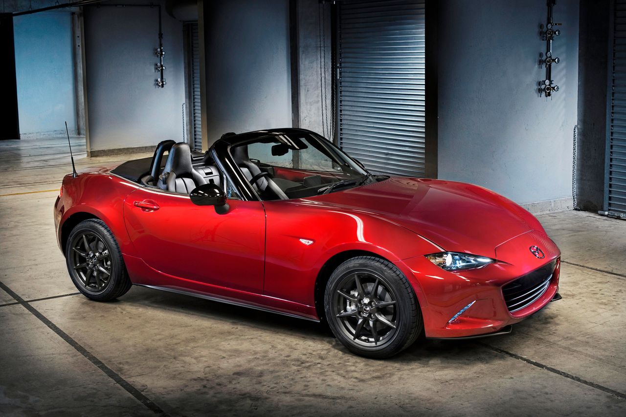 Odświeżona Mazda MX-5. Najfajniejszy roadster świata po zmianach