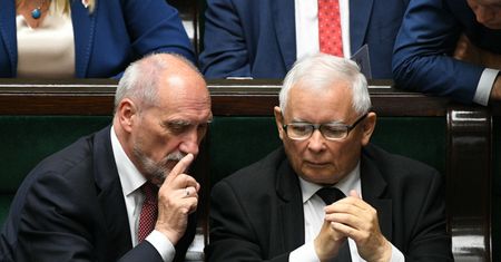 Katastrofa smoleńska. Wydatki podkomisji Macierewicza sięgają już dziesiątek milionów zł