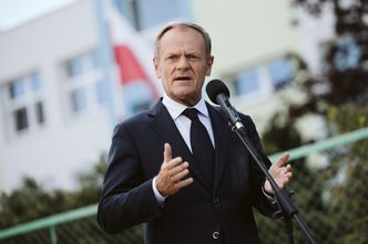 Donald Tusk ironicznie o CPK. "Ma pokonać Niemców, bo przecież wojna trwa"