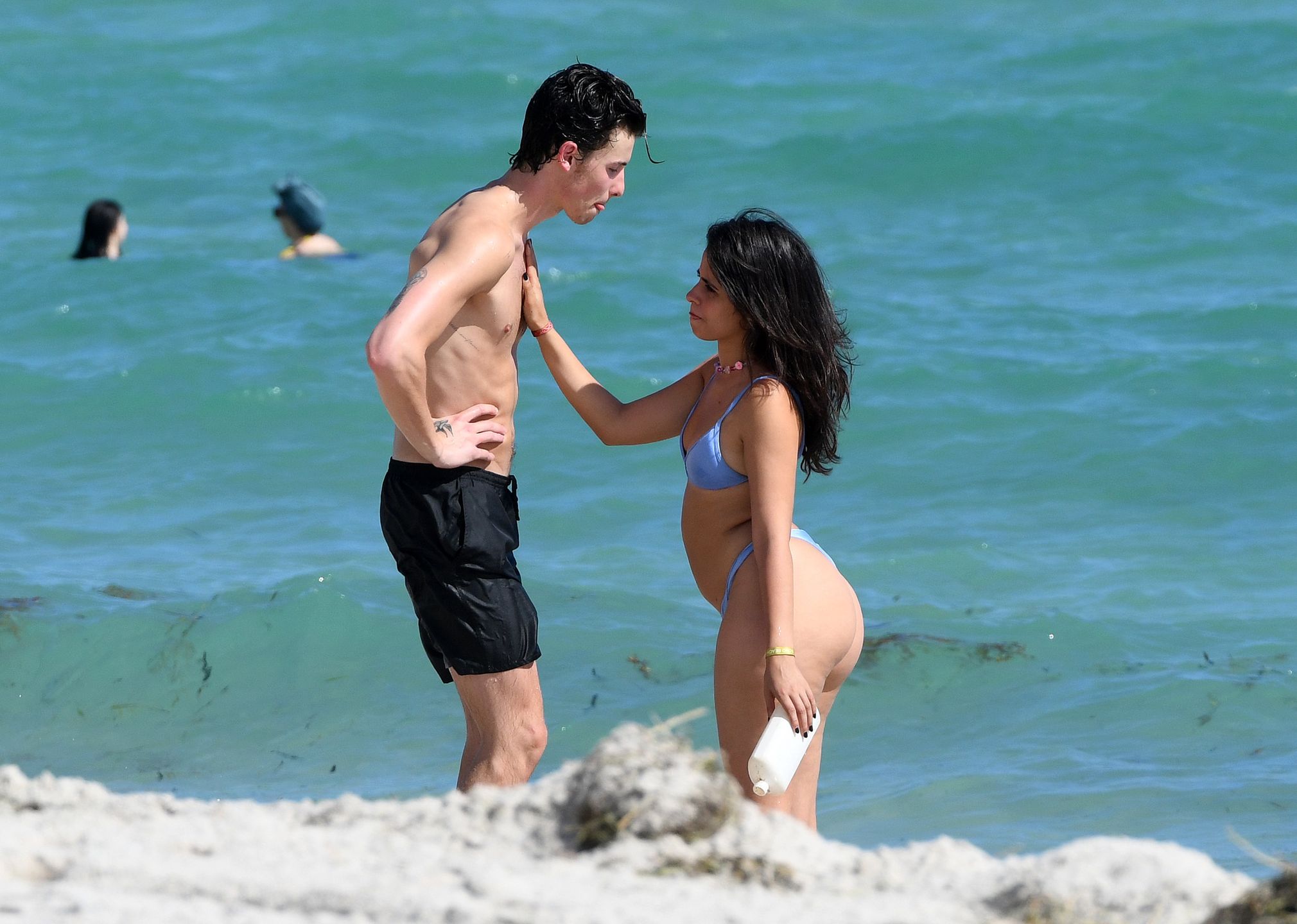 Camila Cabello i Shawn Mendes na plaży