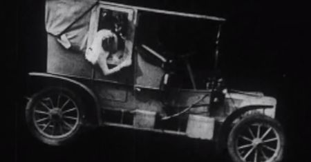 Już w 1911 roku ludzie bali się samokierujących się aut i robotów