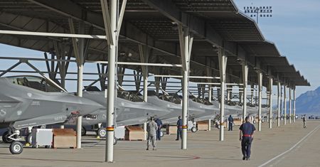 Mniej myśliwców F-35 Stealth w przestworzach. Wszystkiemu winne silniki