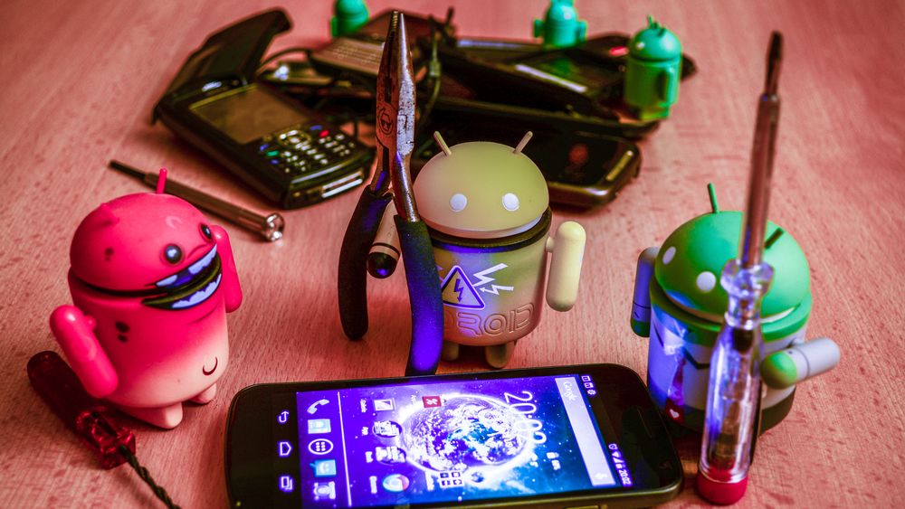 Naprawa smartfonu Android z depositphotos
