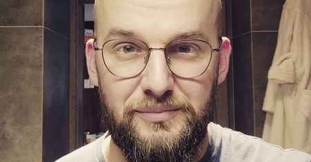 KęKę wpłacił 100 tys. zł na konto szpitala w Radomiu. Apeluje o wsparcie