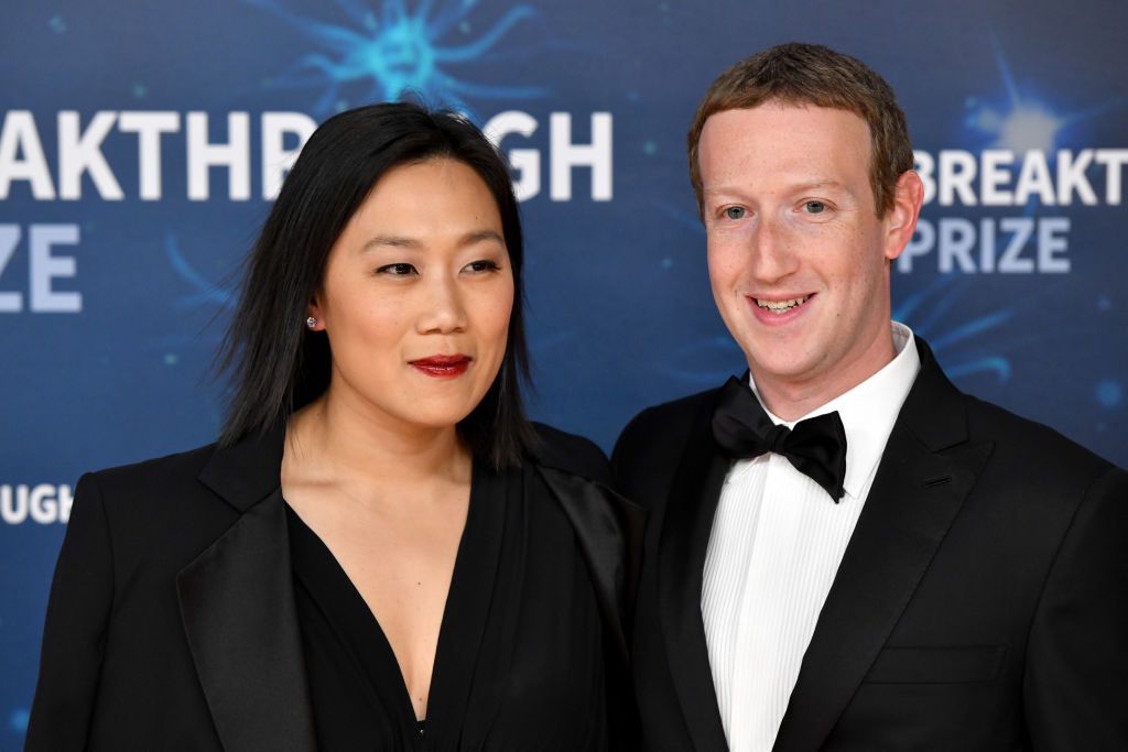 Pracowali w ich domu. Służący pozywają Zuckerberga i jego żonę