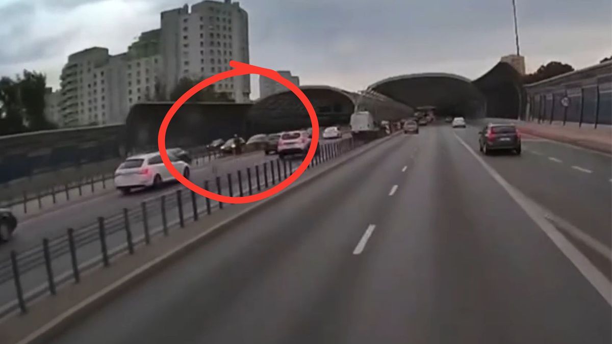 Pieszy spacerował po trasie S8. Nagranie oburzyło internautów