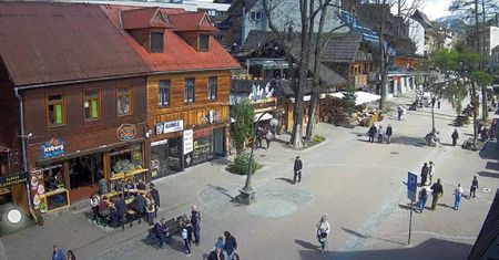 Tuż po 15:00. Smutny widok na Krupówkach w słoneczną niedzielę