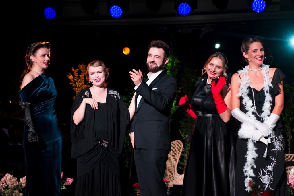 Iryna Melnyk, Marta Mazanek-Matuszewska, Paweł Trojak,  Nataliia Tepla i Marta Wiktorzak w piosence „Nikodem” © Miasto Biała Podlaska