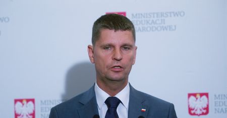 Nauka strzelania w polskich szkołach? Oto komentarz z MEiN