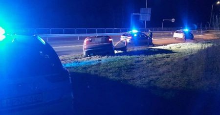 Nie zatrzymał się do kontroli. Potem próbował przejechać policjanta