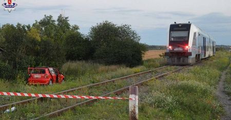 Wypadek na niestrzeżonym przejeździe kolejowym