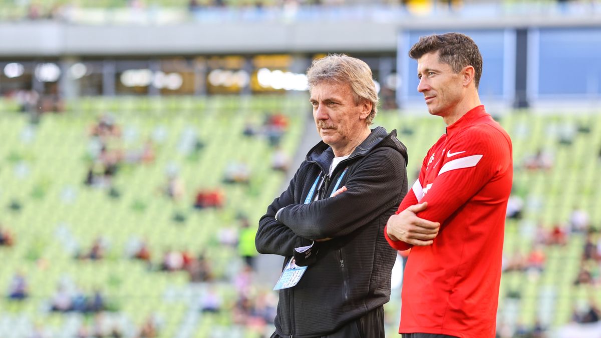 15.06.2021 TRENING REPREZENTACJI POLSKI PILKA NOZNA15.06.2021 GDANSK POLSATPLUS ARENA GDANSKPILKA NOZNA (FOOTBALL) REPREZENTACJA POLSKI, KADRA - UEFA EURO 2020 , TURNIEJ UEFA EURO 2020TRENING REPREZENTACJI POLSKINZ ZBIGNIEW BONIEK, ROBERT LEWANDOWSKIFOTO LUKASZ GROCHALA/CYFRASPORT / NEWSPIX.PL---Newspix.pl *** Local Caption *** www.newspix.pl mail us: info@newspix.plcall us: 0048 022 23 22 222---Polish Picture Agency by Ringier Axel Springer PolandLUKASZ GROCHALA/CYFRASPORT2020, EURO, KADRA, LACZY, NAS, NOZNA, PILKA, PZPN, REPREZENTACJA