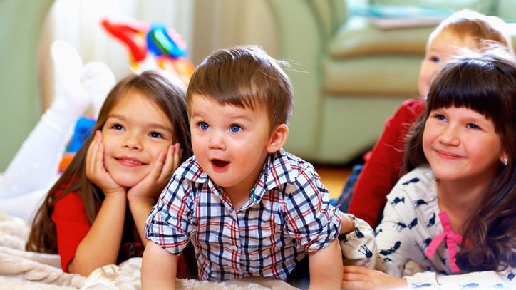 Mimo że dzieci lubią oglądać telewizję, nie wpływa ona pozytywnie na ich wzrok