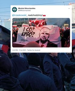 Trzaskowski "ogolony", a na flagach symbole rasistów. Hasła na Marszu Niepodległości