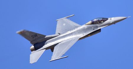 Lecący F-16 zgubił element uzbrojenia. Mieszkańcy Lubonia wstrzymali oddech