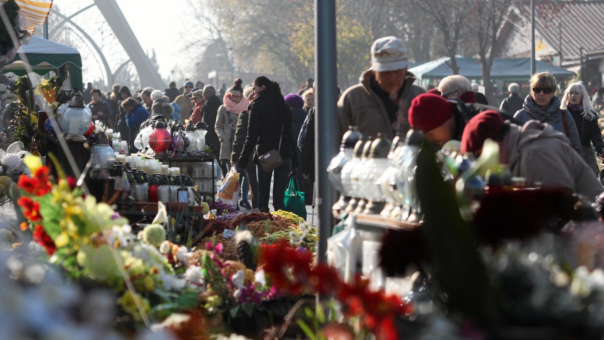 Stragany przy cmentarzu - zdjęcie ilustracyjne