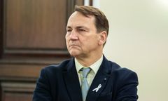 Sikorski: Polska nie będzie kupczyć ukraińskimi ziemiami