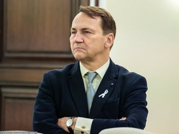 Sikorski: Polska nie będzie kupczyć ukraińskimi ziemiami