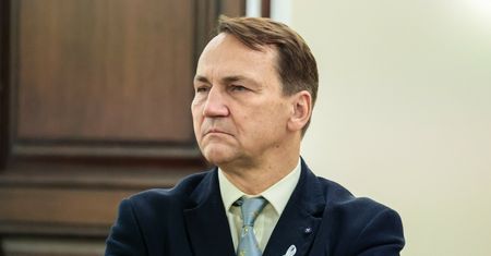 Sikorski: Polska nie będzie kupczyć ukraińskimi ziemiami