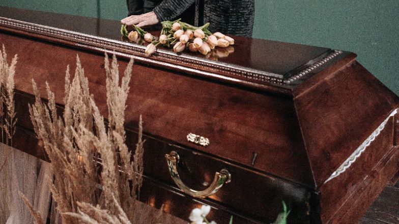 95-latka miała zostać pochowana. Niespodziewanie wyszła z trumny i poszła ugotować obiad