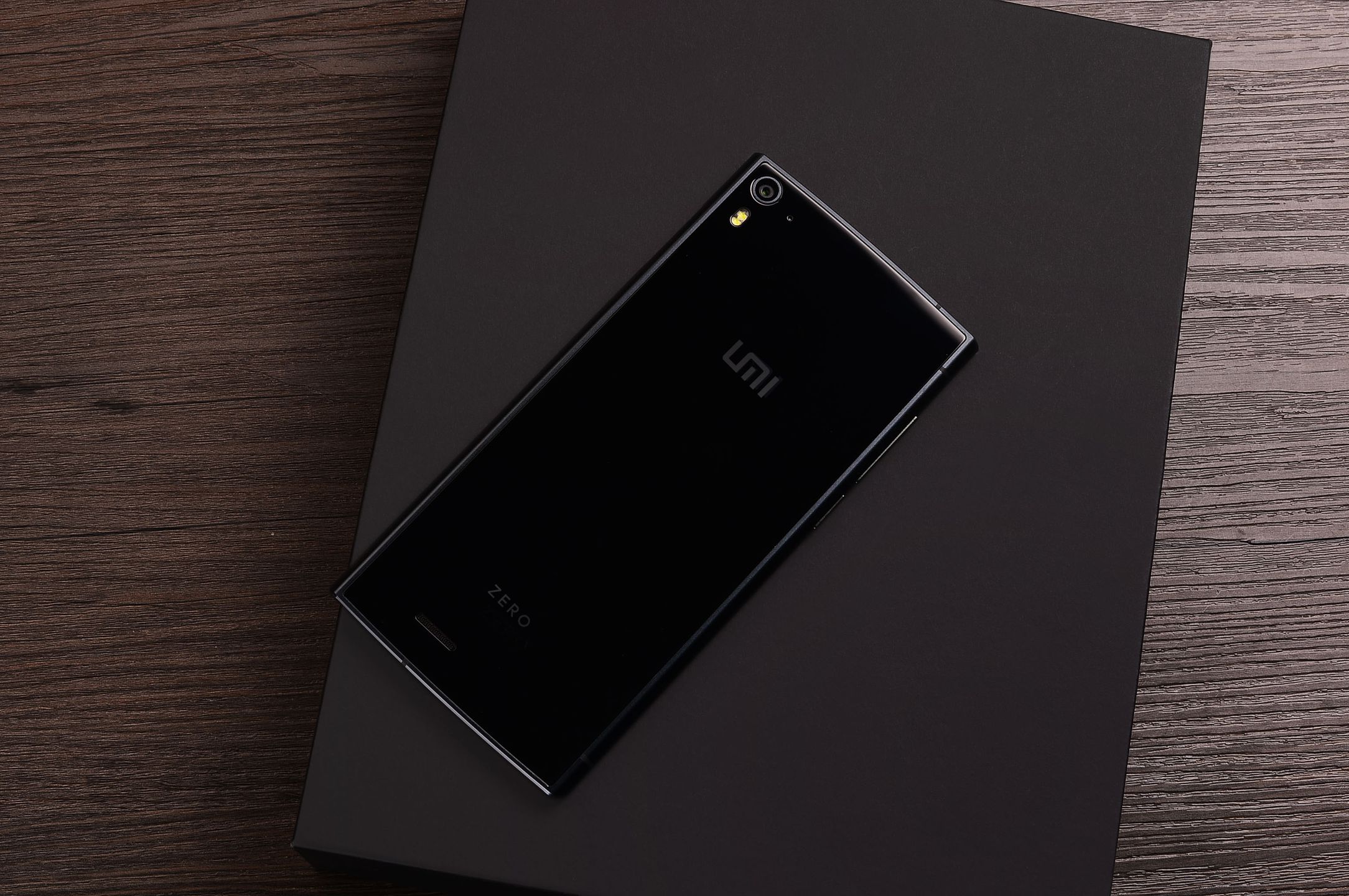 W skrócie: nowe rendery i teaser Galaxy S6 oraz specyfikacja HTC One (M9) 5