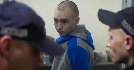 Rosyjski żołnierz przed sądem w Kijowie. 21-latek przyznał się do winy