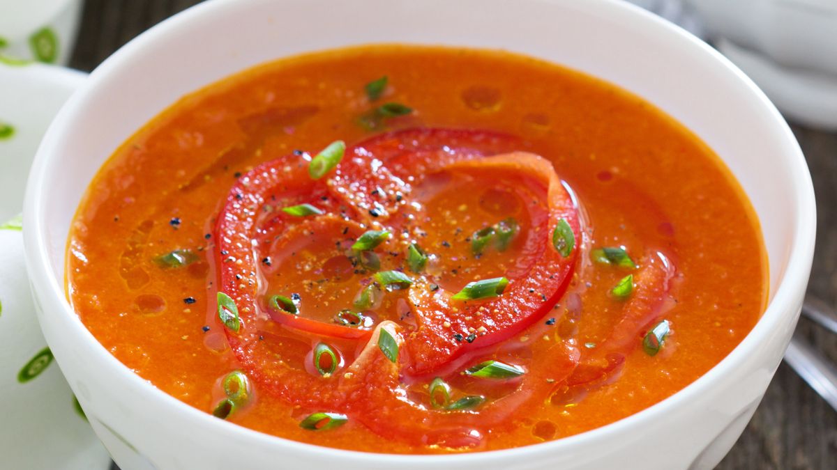 Prosty przepis na zupę krem z pieczonej papryki