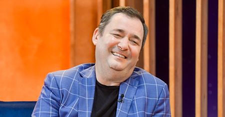 Jacek Rozenek pozuje z tajemniczą BRUNETKĄ (FOTO)