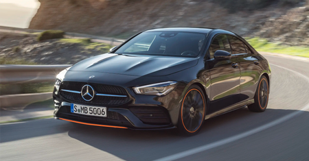 Mercedes-Benz nie chce, żebyśmy tak szybko oglądali zdjęcia nowego CLA. Sedan wyładniał i urósł