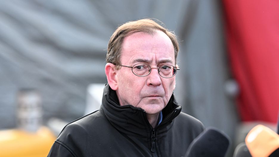  Korczowa, 10.03.2022. Minister spraw wewnętrznych i administracji RP Mariusz Kamiński podczas wizyty na przejściu granicznym w Korczowej, 10 bm. (sko) PAP/Darek Delmanowicz