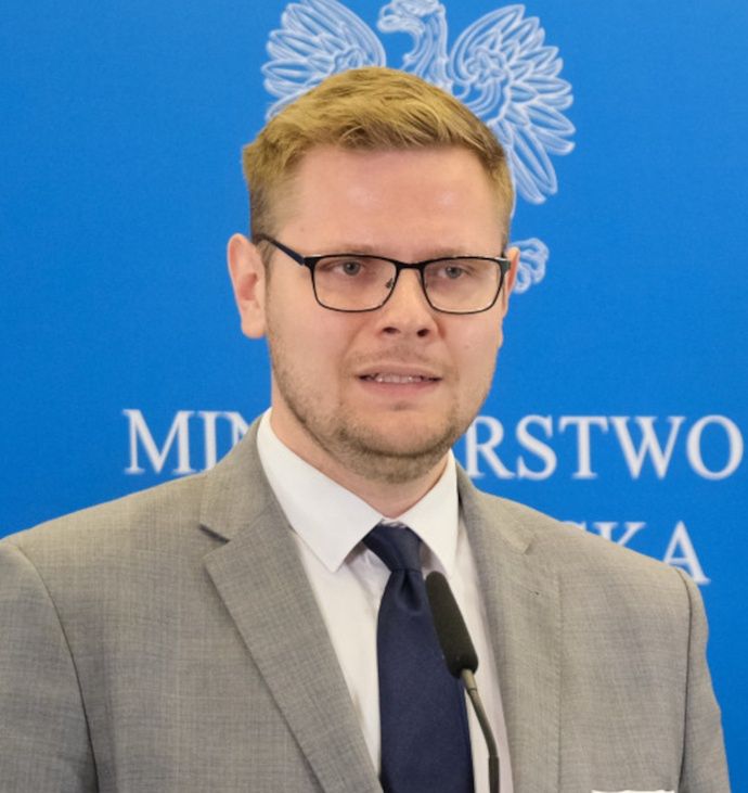 Michał Woś grozi organizatorkom protestów więzieniem