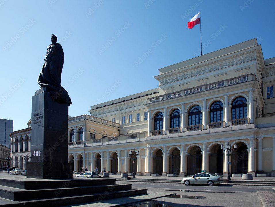 Plac Bankowy na półmetku przebudowy. Tak wygląda zielona metamorfoza w centrum Warszawy