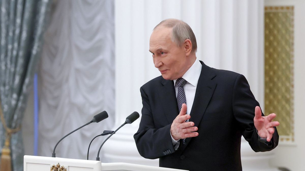 Russian President Vladimir Putin speaks during a ceremony to award the winners of the 2024 Presidential Prize for young culture professionals and for writing and art for children and young people at the Kremlin in Moscow, Russia, 25 March 2025. EPA/VYACHESLAV PROKOFYEV/SPUTNIK/KREMLIN POOL MANDATORY CREDIT Dostawca: PAP/EPA.
