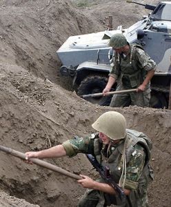 Rosyjscy żołnierze tylko wbili łopaty w grunt. "Nawet ukraińska ziemia odpycha okupantów"