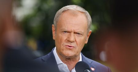 PKW pyta o dowody na złamanie prawa wyborczego. Tusk twierdzi, że je ma