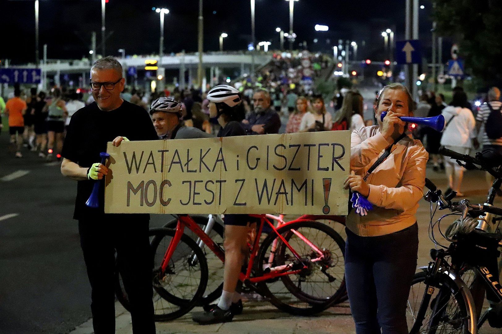 Jedna z największych stref kibica - most Grunwaldzki. Ta energia przydała się, bo - jak widzicie w tle - trasa wiodła przez jedną z estakad na placu Społecznym.